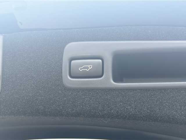 トヨタ ハリアー プレミアム 佐賀県 2016(平28)年 5.7万km ブラック アルパイン9インチメモリーナビゲーション/・フルセグTV/CD/DVD/SD/Bluetooth/バックカメラ/前方ドライブレコーダー/ビルトインETC/パワーバックドア/ハーフレザーシート/D席パワーシート/ISOFIX対応/木目調革巻きステアリング/ステアリングリモコン/純正18インチアルミホイール/純正LEDヘッドライト/・オートマチックハイビーム/純正LEDフォグランプ/純正フロアマット/純正ドアバイザ―/スペアキー１本/クルーズコントロール/レーンディパーチャーアラート/プリクラッシュセーフティ