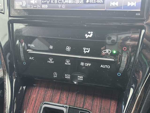 トヨタ ハリアー プレミアム 佐賀県 2016(平28)年 5.7万km ブラック アルパイン9インチメモリーナビゲーション/・フルセグTV/CD/DVD/SD/Bluetooth/バックカメラ/前方ドライブレコーダー/ビルトインETC/パワーバックドア/ハーフレザーシート/D席パワーシート/ISOFIX対応/木目調革巻きステアリング/ステアリングリモコン/純正18インチアルミホイール/純正LEDヘッドライト/・オートマチックハイビーム/純正LEDフォグランプ/純正フロアマット/純正ドアバイザ―/スペアキー１本/クルーズコントロール/レーンディパーチャーアラート/プリクラッシュセーフティ