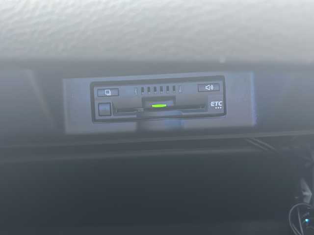 トヨタ ハリアー プレミアム 佐賀県 2016(平28)年 5.7万km ブラック アルパイン9インチメモリーナビゲーション/・フルセグTV/CD/DVD/SD/Bluetooth/バックカメラ/前方ドライブレコーダー/ビルトインETC/パワーバックドア/ハーフレザーシート/D席パワーシート/ISOFIX対応/木目調革巻きステアリング/ステアリングリモコン/純正18インチアルミホイール/純正LEDヘッドライト/・オートマチックハイビーム/純正LEDフォグランプ/純正フロアマット/純正ドアバイザ―/スペアキー１本/クルーズコントロール/レーンディパーチャーアラート/プリクラッシュセーフティ