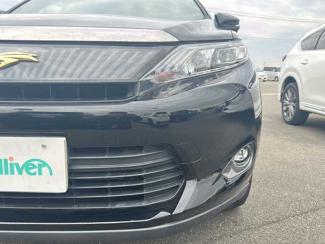 トヨタ ハリアー プレミアム 佐賀県 2016(平28)年 5.7万km ブラック アルパイン9インチメモリーナビゲーション/・フルセグTV/CD/DVD/SD/Bluetooth/バックカメラ/前方ドライブレコーダー/ビルトインETC/パワーバックドア/ハーフレザーシート/D席パワーシート/ISOFIX対応/木目調革巻きステアリング/ステアリングリモコン/純正18インチアルミホイール/純正LEDヘッドライト/・オートマチックハイビーム/純正LEDフォグランプ/純正フロアマット/純正ドアバイザ―/スペアキー１本/クルーズコントロール/レーンディパーチャーアラート/プリクラッシュセーフティ