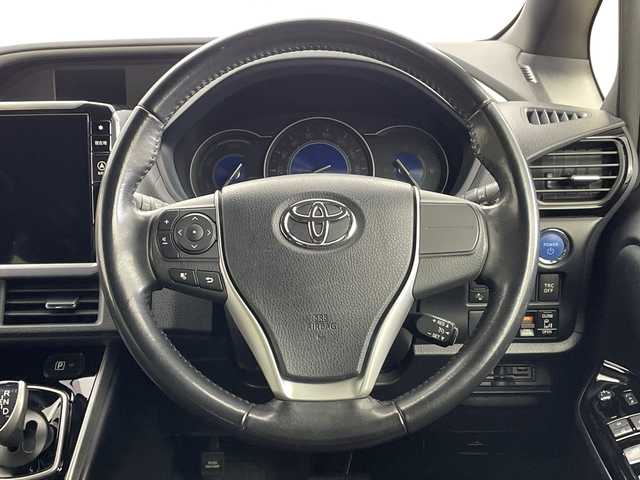 トヨタ ヴォクシー ハイブリッド ZS 煌Ⅱ 新潟県 2019(平31)年 7万km ブラック ALPAINE11型ナビ/BT/CD/DVD/フルセグ/ALPAINE12.8型フリップダウンモニター/バックカメラ/ドライブレコーダー前/トヨタセーフティセンス/コーナーセンサー前後/両側パワースライドドア/LEDヘッドライト/フォグランプ/純正フロアマット/シートヒーター/モデリスタエアロ