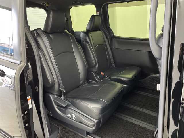 トヨタ ヴォクシー ハイブリッド ZS 煌Ⅱ 新潟県 2019(平31)年 7万km ブラック ALPAINE11型ナビ/BT/CD/DVD/フルセグ/ALPAINE12.8型フリップダウンモニター/バックカメラ/ドライブレコーダー前/トヨタセーフティセンス/コーナーセンサー前後/両側パワースライドドア/LEDヘッドライト/フォグランプ/純正フロアマット/シートヒーター/モデリスタエアロ