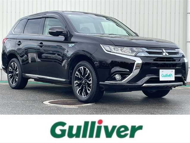 三菱 アウトランダー ＰＨＥＶ G セーフティパッケージ 富山県 2016(平28)年 6.7万km ルビーブラックP サンルーフ／/４ＷＤ／/マルチアラウンドモニター／/７インチナビ／/フルセグＴＶ／/Ｂｌｕｅｔｏｏｔｈ／/ＤＶＤ再生／/ハーフレザーシート／/運転席助手席シートヒーター／/ＥＴＣ／/コーナーセンサー／/レーダーククルーズコントロール//LEDオートライト/