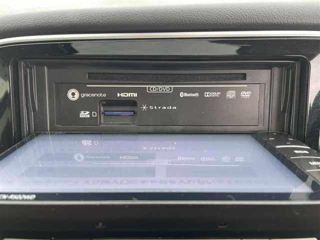 三菱 アウトランダー ＰＨＥＶ G セーフティパッケージ 富山県 2016(平28)年 6.7万km ルビーブラックP サンルーフ／/４ＷＤ／/マルチアラウンドモニター／/７インチナビ／/フルセグＴＶ／/Ｂｌｕｅｔｏｏｔｈ／/ＤＶＤ再生／/ハーフレザーシート／/運転席助手席シートヒーター／/ＥＴＣ／/コーナーセンサー／/レーダーククルーズコントロール//LEDオートライト/