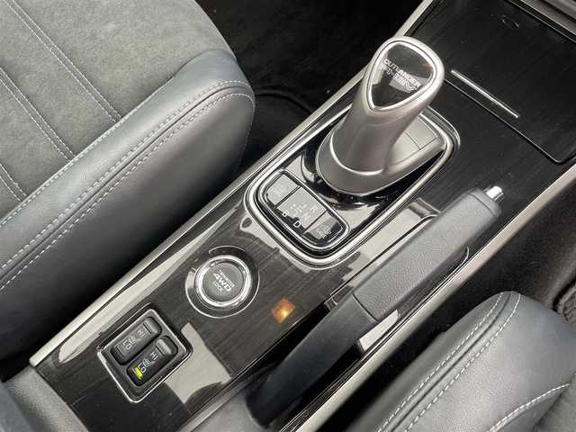 三菱 アウトランダー ＰＨＥＶ G セーフティパッケージ 富山県 2016(平28)年 6.7万km ルビーブラックP サンルーフ／/４ＷＤ／/マルチアラウンドモニター／/７インチナビ／/フルセグＴＶ／/Ｂｌｕｅｔｏｏｔｈ／/ＤＶＤ再生／/ハーフレザーシート／/運転席助手席シートヒーター／/ＥＴＣ／/コーナーセンサー／/レーダーククルーズコントロール//LEDオートライト/