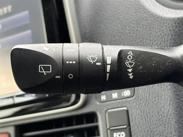 トヨタ エスクァイア Gi 茨城県 2014(平26)年 7.4万km ブラック 純正ナビ/ (AM/FM/CD/Bluetooth/フルセグTV)/バックカメラ/フリップダウンモニター/クルーズコントロール/スペアキー/ビルトインETC/ドライブレコーダー(前後)/両側パワースライドドア/シートヒーター/オートライト/衝突被害軽減ブレーキ/純正アルミホイール/純正フロアマット