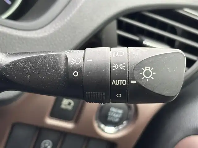 トヨタ エスクァイア Gi 茨城県 2014(平26)年 7.4万km ブラック 純正ナビ/ (AM/FM/CD/Bluetooth/フルセグTV)/バックカメラ/フリップダウンモニター/クルーズコントロール/スペアキー/ビルトインETC/ドライブレコーダー(前後)/両側パワースライドドア/シートヒーター/オートライト/衝突被害軽減ブレーキ/純正アルミホイール/純正フロアマット