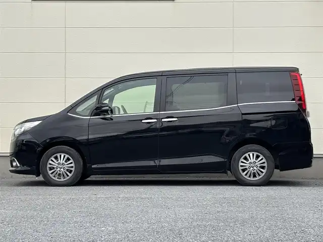 トヨタ エスクァイア Gi 茨城県 2014(平26)年 7.4万km ブラック 純正ナビ/ (AM/FM/CD/Bluetooth/フルセグTV)/バックカメラ/フリップダウンモニター/クルーズコントロール/スペアキー/ビルトインETC/ドライブレコーダー(前後)/両側パワースライドドア/シートヒーター/オートライト/衝突被害軽減ブレーキ/純正アルミホイール/純正フロアマット