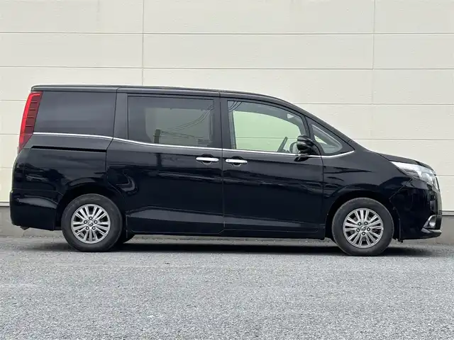 トヨタ エスクァイア Gi 茨城県 2014(平26)年 7.4万km ブラック 純正ナビ/ (AM/FM/CD/Bluetooth/フルセグTV)/バックカメラ/フリップダウンモニター/クルーズコントロール/スペアキー/ビルトインETC/ドライブレコーダー(前後)/両側パワースライドドア/シートヒーター/オートライト/衝突被害軽減ブレーキ/純正アルミホイール/純正フロアマット