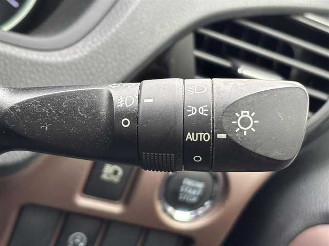 トヨタ エスクァイア Gi 茨城県 2014(平26)年 7.4万km ブラック 純正ナビ/ (AM/FM/CD/Bluetooth/フルセグTV)/バックカメラ/フリップダウンモニター/クルーズコントロール/スペアキー/ビルトインETC/ドライブレコーダー(前後)/両側パワースライドドア/シートヒーター/オートライト/衝突被害軽減ブレーキ/純正アルミホイール/純正フロアマット