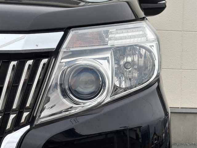 トヨタ エスクァイア Gi 茨城県 2014(平26)年 7.4万km ブラック 純正ナビ/ (AM/FM/CD/Bluetooth/フルセグTV)/バックカメラ/フリップダウンモニター/クルーズコントロール/スペアキー/ビルトインETC/ドライブレコーダー(前後)/両側パワースライドドア/シートヒーター/オートライト/衝突被害軽減ブレーキ/純正アルミホイール/純正フロアマット