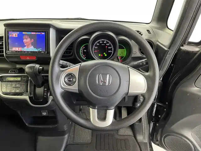 ホンダ Ｎ ＢＯＸ G Lパッケージ 福井県 2015(平27)年 7.7万km スマートブラック 社外SDナビ/AM/FM/CD/DVD/Bluetooth/フルセグTV/バックカメラ/ETC/片側パワースライドドア/横滑り防止装置/ハロゲンヘッドライト/スマートキー/プッシュスタート/電動格納ミラー/社外14インチAW/ドアバイザー