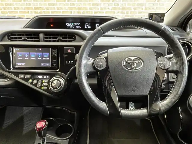 トヨタ アクア G G’s 岩手県 2016(平28)年 3.4万km ライムホワイトパールクリスタルシャイン ワンオーナー/専用エクステリア・インテリア/専用チューニングサスペンション/専用スポーツシート/トヨタセーフティセンスC/プリクラッシュセーフティ(ソフトウェアアップデート済)/レーンディパーチャーアラート/オートマチックハイビーム/先行車発進告知機能/クルーズコントロール/横滑り防止装置/前席シートヒーター/インテリアイルミネーション/純正ナビ/フルセグTV/バックカメラ/ETC2.0/オートエアコン/LEDヘッドランプ/フォグランプ/専用１７インチアルミホイール/専用フロアマット