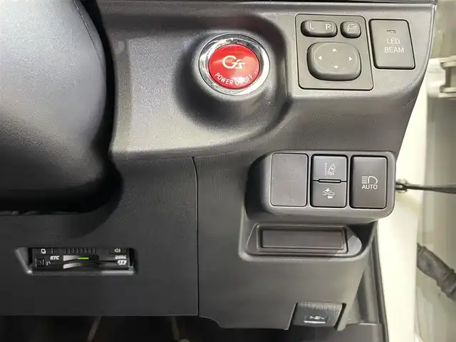 トヨタ アクア G G’s 岩手県 2016(平28)年 3.4万km ライムホワイトパールクリスタルシャイン ワンオーナー/専用エクステリア・インテリア/専用チューニングサスペンション/専用スポーツシート/トヨタセーフティセンスC/プリクラッシュセーフティ(ソフトウェアアップデート済)/レーンディパーチャーアラート/オートマチックハイビーム/先行車発進告知機能/クルーズコントロール/横滑り防止装置/前席シートヒーター/インテリアイルミネーション/純正ナビ/フルセグTV/バックカメラ/ETC2.0/オートエアコン/LEDヘッドランプ/フォグランプ/専用１７インチアルミホイール/専用フロアマット