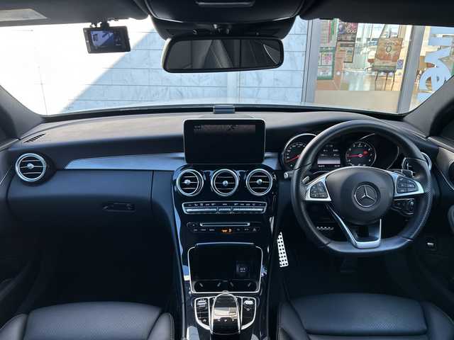 メルセデス・ベンツ Ｃ１８０ ローレウスエディション 埼玉県 2017(平29)年 1.7万km イリジウムシルバー 純正ナビ/フルセグ/DVD/CD/BT/USB/SD/前後ドライブレコーダー　/バックカメラ/ＥＴＣ　/前席シートヒーター　/前席パワーシート　/アイドリングストップ　/パドルシフト　/ステアリングパイロット　/レーンキープアシスト　/ＢＳＭ　/ステアリングスイッチ/横滑り防止/クリアランスソナー/アクティブブレーキアシスト/スマートキー２本　/保証書　/取扱説明書