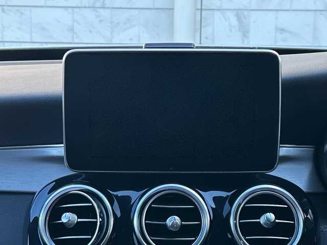 メルセデス・ベンツ Ｃ１８０ ローレウスエディション 埼玉県 2017(平29)年 1.7万km イリジウムシルバー 純正ナビ/フルセグ/DVD/CD/BT/USB/SD/前後ドライブレコーダー　/バックカメラ/ＥＴＣ　/前席シートヒーター　/前席パワーシート　/アイドリングストップ　/パドルシフト　/ステアリングパイロット　/レーンキープアシスト　/ＢＳＭ　/ステアリングスイッチ/横滑り防止/クリアランスソナー/アクティブブレーキアシスト/スマートキー２本　/保証書　/取扱説明書