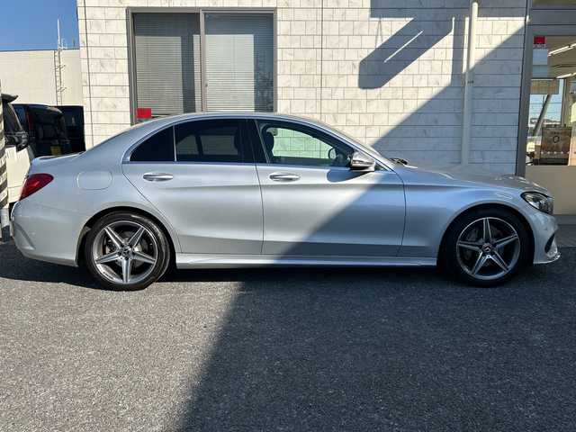 メルセデス・ベンツ Ｃ１８０ ローレウスエディション 埼玉県 2017(平29)年 1.7万km イリジウムシルバー 純正ナビ/フルセグ/DVD/CD/BT/USB/SD/前後ドライブレコーダー　/バックカメラ/ＥＴＣ　/前席シートヒーター　/前席パワーシート　/アイドリングストップ　/パドルシフト　/ステアリングパイロット　/レーンキープアシスト　/ＢＳＭ　/ステアリングスイッチ/横滑り防止/クリアランスソナー/アクティブブレーキアシスト/スマートキー２本　/保証書　/取扱説明書