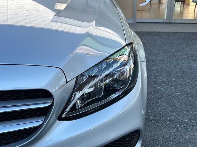 メルセデス・ベンツ Ｃ１８０ ローレウスエディション 埼玉県 2017(平29)年 1.7万km イリジウムシルバー 純正ナビ/フルセグ/DVD/CD/BT/USB/SD/前後ドライブレコーダー　/バックカメラ/ＥＴＣ　/前席シートヒーター　/前席パワーシート　/アイドリングストップ　/パドルシフト　/ステアリングパイロット　/レーンキープアシスト　/ＢＳＭ　/ステアリングスイッチ/横滑り防止/クリアランスソナー/アクティブブレーキアシスト/スマートキー２本　/保証書　/取扱説明書