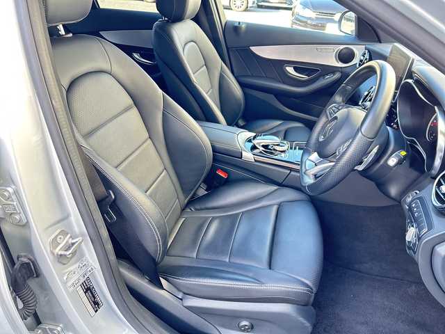 メルセデス・ベンツ Ｃ１８０ ローレウスエディション 埼玉県 2017(平29)年 1.7万km イリジウムシルバー 純正ナビ/フルセグ/DVD/CD/BT/USB/SD/前後ドライブレコーダー　/バックカメラ/ＥＴＣ　/前席シートヒーター　/前席パワーシート　/アイドリングストップ　/パドルシフト　/ステアリングパイロット　/レーンキープアシスト　/ＢＳＭ　/ステアリングスイッチ/横滑り防止/クリアランスソナー/アクティブブレーキアシスト/スマートキー２本　/保証書　/取扱説明書