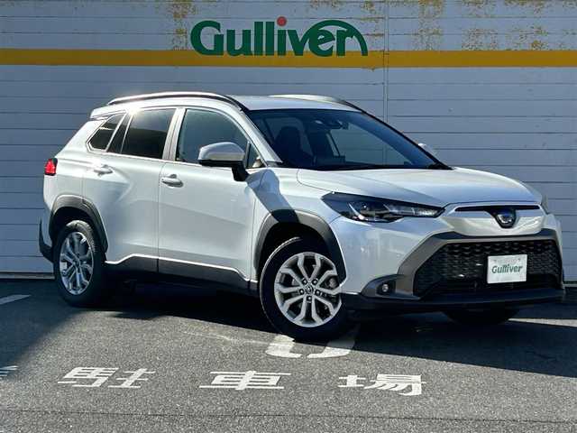 トヨタ カローラ クロス ハイブリッド S 埼玉県 2023(令5)年 2.8万km プラチナホワイトパールマイカ 純正ナビ/　(Bluetooth/DVD/USB/Miracast/FM/AM)/フルセグテレビ/全方位カメラ/ビルトインETC2.0/前方ドライブレコーダー/レーダークルーズコントロール/ブラインドスポットモニター/衝突被害軽減ブレーキ/車線逸脱警報/クリアランスソナー/電子パーキングシステム/ブレーキホールド/オートハイビーム/オートLEDライト/プッシュスタート/純正フロアマット/純正17インチアルミホイール
