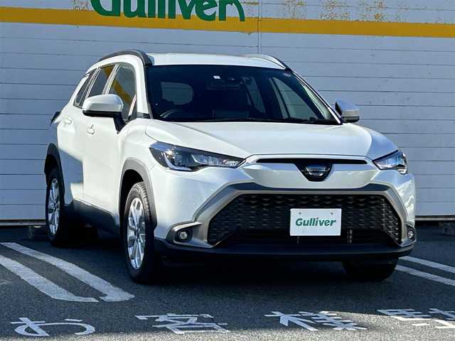 トヨタ カローラ クロス ハイブリッド S 埼玉県 2023(令5)年 2.8万km プラチナホワイトパールマイカ 純正ナビ/　(Bluetooth/DVD/USB/Miracast/FM/AM)/フルセグテレビ/全方位カメラ/ビルトインETC2.0/前方ドライブレコーダー/レーダークルーズコントロール/ブラインドスポットモニター/衝突被害軽減ブレーキ/車線逸脱警報/クリアランスソナー/電子パーキングシステム/ブレーキホールド/オートハイビーム/オートLEDライト/プッシュスタート/純正フロアマット/純正17インチアルミホイール