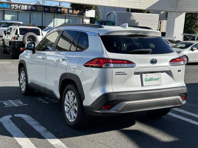 トヨタ カローラ クロス ハイブリッド S 埼玉県 2023(令5)年 2.8万km プラチナホワイトパールマイカ 純正ナビ/　(Bluetooth/DVD/USB/Miracast/FM/AM)/フルセグテレビ/全方位カメラ/ビルトインETC2.0/前方ドライブレコーダー/レーダークルーズコントロール/ブラインドスポットモニター/衝突被害軽減ブレーキ/車線逸脱警報/クリアランスソナー/電子パーキングシステム/ブレーキホールド/オートハイビーム/オートLEDライト/プッシュスタート/純正フロアマット/純正17インチアルミホイール