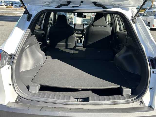 トヨタ カローラ クロス ハイブリッド S 埼玉県 2023(令5)年 2.8万km プラチナホワイトパールマイカ 純正ナビ/　(Bluetooth/DVD/USB/Miracast/FM/AM)/フルセグテレビ/全方位カメラ/ビルトインETC2.0/前方ドライブレコーダー/レーダークルーズコントロール/ブラインドスポットモニター/衝突被害軽減ブレーキ/車線逸脱警報/クリアランスソナー/電子パーキングシステム/ブレーキホールド/オートハイビーム/オートLEDライト/プッシュスタート/純正フロアマット/純正17インチアルミホイール