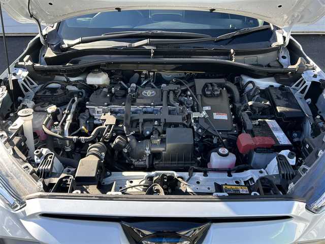 トヨタ カローラ クロス ハイブリッド S 埼玉県 2023(令5)年 2.8万km プラチナホワイトパールマイカ 純正ナビ/　(Bluetooth/DVD/USB/Miracast/FM/AM)/フルセグテレビ/全方位カメラ/ビルトインETC2.0/前方ドライブレコーダー/レーダークルーズコントロール/ブラインドスポットモニター/衝突被害軽減ブレーキ/車線逸脱警報/クリアランスソナー/電子パーキングシステム/ブレーキホールド/オートハイビーム/オートLEDライト/プッシュスタート/純正フロアマット/純正17インチアルミホイール