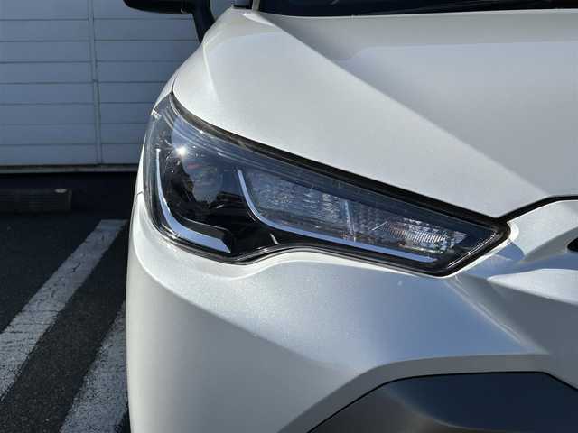 トヨタ カローラ クロス ハイブリッド S 埼玉県 2023(令5)年 2.8万km プラチナホワイトパールマイカ 純正ナビ/　(Bluetooth/DVD/USB/Miracast/FM/AM)/フルセグテレビ/全方位カメラ/ビルトインETC2.0/前方ドライブレコーダー/レーダークルーズコントロール/ブラインドスポットモニター/衝突被害軽減ブレーキ/車線逸脱警報/クリアランスソナー/電子パーキングシステム/ブレーキホールド/オートハイビーム/オートLEDライト/プッシュスタート/純正フロアマット/純正17インチアルミホイール