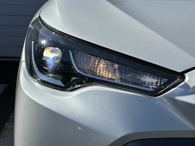 トヨタ カローラ クロス ハイブリッド S 埼玉県 2023(令5)年 2.8万km プラチナホワイトパールマイカ 純正ナビ/　(Bluetooth/DVD/USB/Miracast/FM/AM)/フルセグテレビ/全方位カメラ/ビルトインETC2.0/前方ドライブレコーダー/レーダークルーズコントロール/ブラインドスポットモニター/衝突被害軽減ブレーキ/車線逸脱警報/クリアランスソナー/電子パーキングシステム/ブレーキホールド/オートハイビーム/オートLEDライト/プッシュスタート/純正フロアマット/純正17インチアルミホイール