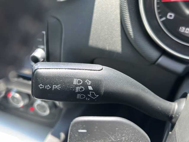 アウディ ＴＴクーペ 1．8 TFSI Sライン 東京都 2014(平26)年 8.7万km ファントムブラックパールエフェクト 純正ナビ/（フルセグ・Bluetooth・USB）/リトラクタブルリヤスポイラー/エレクトロメカニカルパワーステアリング/エレクトロニックスタビリゼーションコントロール/純正フロアマット/純正19インチアルミ/MTモード付AT/パドルシフト/オートライト/HIDライト/リモコンキー/スペアキー/ETC/保証書/取説書