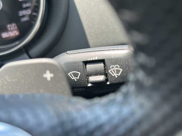 アウディ ＴＴクーペ 1．8 TFSI Sライン 東京都 2014(平26)年 8.7万km ファントムブラックパールエフェクト 純正ナビ/（フルセグ・Bluetooth・USB）/リトラクタブルリヤスポイラー/エレクトロメカニカルパワーステアリング/エレクトロニックスタビリゼーションコントロール/純正フロアマット/純正19インチアルミ/MTモード付AT/パドルシフト/オートライト/HIDライト/リモコンキー/スペアキー/ETC/保証書/取説書