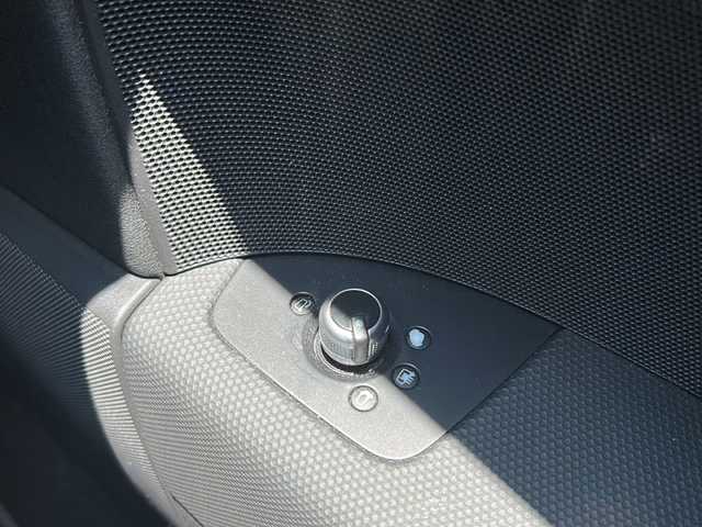 アウディ ＴＴクーペ 1．8 TFSI Sライン 東京都 2014(平26)年 8.7万km ファントムブラックパールエフェクト 純正ナビ/（フルセグ・Bluetooth・USB）/リトラクタブルリヤスポイラー/エレクトロメカニカルパワーステアリング/エレクトロニックスタビリゼーションコントロール/純正フロアマット/純正19インチアルミ/MTモード付AT/パドルシフト/オートライト/HIDライト/リモコンキー/スペアキー/ETC/保証書/取説書