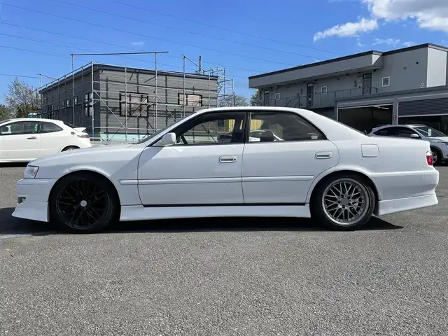 トヨタ チェイサー アバンテ Four 道央・札幌 1999(平11)年 15.1万km スーパーホワイトⅡ ４WD/社外オーディオ/CD/USB/AUX/横滑り防止装置/寒冷地仕様/ワイパーデアイサー/フォグランプ/ヒーテッドドアミラー/電動格納ミラー/純正フロアマット/社外エンジンスターター/フロントエアロ/サイドエアロ/リアアンダー/キセノンヘッドライト/社外AW付夏、冬タイヤ積込（各2本ずつ）/225/45/R18/2016年/山1mm