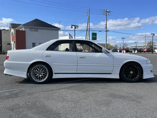 トヨタ チェイサー アバンテ Four 道央・札幌 1999(平11)年 15.1万km スーパーホワイトⅡ ４WD/社外オーディオ/CD/USB/AUX/横滑り防止装置/寒冷地仕様/ワイパーデアイサー/フォグランプ/ヒーテッドドアミラー/電動格納ミラー/純正フロアマット/社外エンジンスターター/フロントエアロ/サイドエアロ/リアアンダー/キセノンヘッドライト/社外AW付夏、冬タイヤ積込（各2本ずつ）/225/45/R18/2016年/山1mm