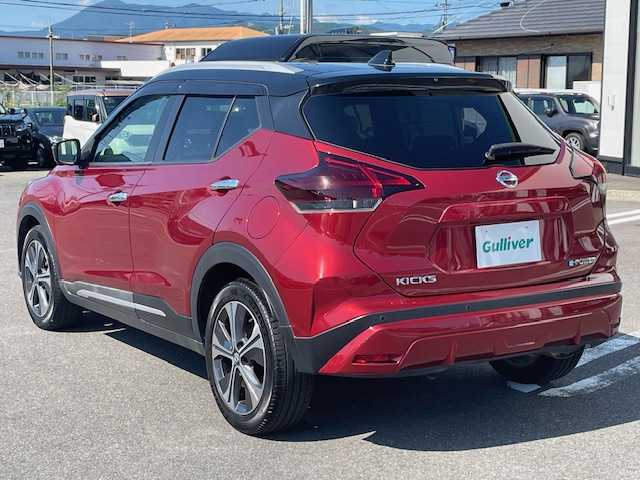 日産 キックス X 長崎県 2020(令2)年 8.9万km ラディアントレッド/ピュアブラック 2トーン 純正メモリーナビ/CD/DVD/BT/USB/フルセグTV/アラウンドビューモニター/エマージェンシーブレーキ/プロパイロット/ステアリングスイッチ/合皮ハーフレザーシート/前席シートヒーター/ステアリングヒーター/デジタルインナーミラー/360度ドライブレコーダー/ルーフレール/ETC/スマートキー×2