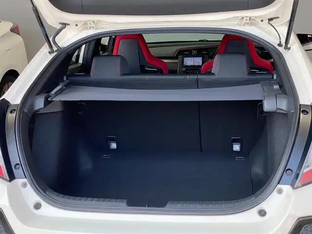 ホンダ シビック タイプR 岐阜県 2019(令1)年 2.8万km チャンピオンシップホワイト ワンオーナー/6速マニュアルシフト/bluetooth/CD/DVD/フルセグテレビ視聴可能ナビ/バックカメラ/ビルトインETC/電動パーキングブレーキ/bremboブレーキキャリパー/無限リアスポイラー/純正フロアマット/純正20インチアルミホイール