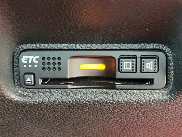 ホンダ シビック タイプR 岐阜県 2019(令1)年 2.8万km チャンピオンシップホワイト ワンオーナー/6速マニュアルシフト/bluetooth/CD/DVD/フルセグテレビ視聴可能ナビ/バックカメラ/ビルトインETC/電動パーキングブレーキ/bremboブレーキキャリパー/無限リアスポイラー/純正フロアマット/純正20インチアルミホイール