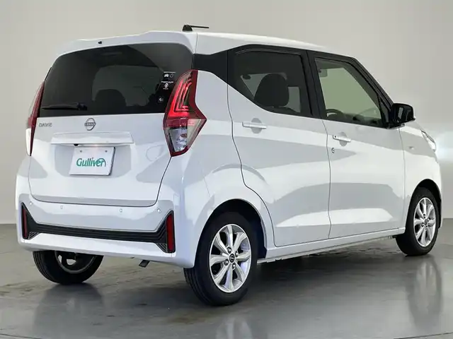 日産 デイズ X 大分県 2024(令6)年 0.6万km ホワイトパール 純正９型ＤＡナビ　フルセグＴＶ　Ｂｌｕｅｔｏｏｔｈ　バックカメラ　ＥＴＣ　ＬＥＤオートライト　純正前後ドラレコナビ連動　エマージェンシーブレーキ　衝突軽減　プッシュスタート　純正１４インチアルミ　ワンオナ　保証書　禁煙車