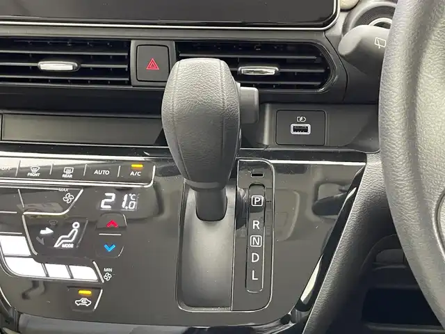 日産 デイズ X 大分県 2024(令6)年 0.6万km ホワイトパール 純正９型ＤＡナビ　フルセグＴＶ　Ｂｌｕｅｔｏｏｔｈ　バックカメラ　ＥＴＣ　ＬＥＤオートライト　純正前後ドラレコナビ連動　エマージェンシーブレーキ　衝突軽減　プッシュスタート　純正１４インチアルミ　ワンオナ　保証書　禁煙車