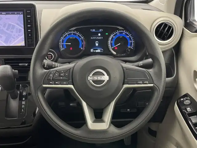 日産 デイズ X 大分県 2024(令6)年 0.6万km ホワイトパール 純正９型ＤＡナビ　フルセグＴＶ　Ｂｌｕｅｔｏｏｔｈ　バックカメラ　ＥＴＣ　ＬＥＤオートライト　純正前後ドラレコナビ連動　エマージェンシーブレーキ　衝突軽減　プッシュスタート　純正１４インチアルミ　ワンオナ　保証書　禁煙車