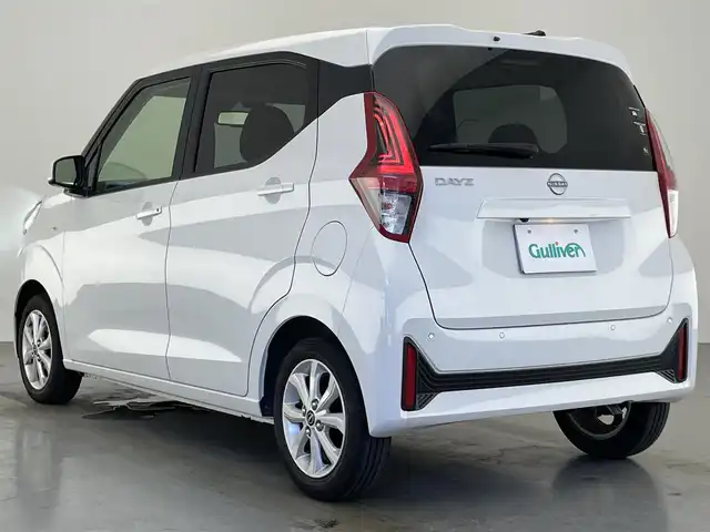 日産 デイズ X 大分県 2024(令6)年 0.6万km ホワイトパール 純正９型ＤＡナビ　フルセグＴＶ　Ｂｌｕｅｔｏｏｔｈ　バックカメラ　ＥＴＣ　ＬＥＤオートライト　純正前後ドラレコナビ連動　エマージェンシーブレーキ　衝突軽減　プッシュスタート　純正１４インチアルミ　ワンオナ　保証書　禁煙車
