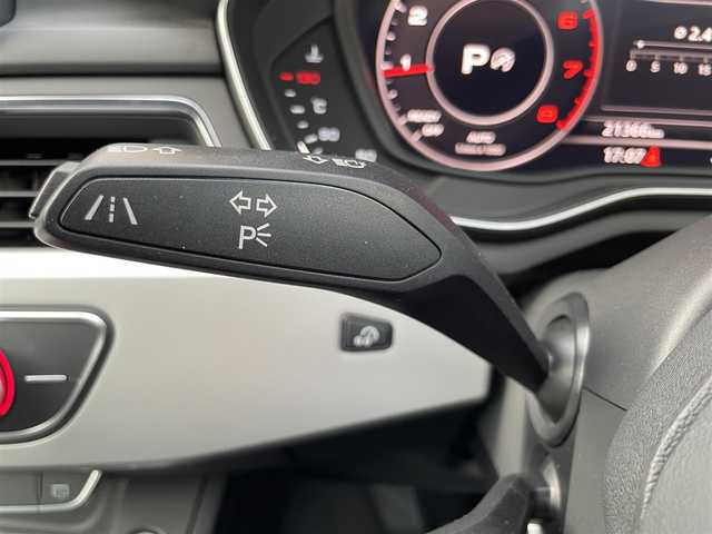 アウディ Ａ４ アバント 2．0 TFSI 東京都 2016(平28)年 2.2万km 白 ワンオーナー/純正ナビ/　DVD/CD/Bluetooth/フルセグTV/バックカメラ/アダプティブクルーズコントロール/プレセンスシティ/アクティブレーンアシスト/マトリクスLEDヘッドライトパッケージ/オートライト/パワーバックドア/パワーシート/純正17インチアルミホイール/パドルシフト/ステアリングスイッチ/電動格納ミラー/ウインカーミラー/横すべり防止/アイドリングストップ/フロアマット/スペアキー/保証書/取扱説明書