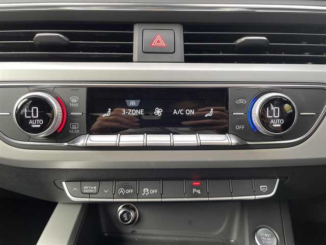 アウディ Ａ４ アバント 2．0 TFSI 東京都 2016(平28)年 2.2万km 白 ワンオーナー/純正ナビ/　DVD/CD/Bluetooth/フルセグTV/バックカメラ/アダプティブクルーズコントロール/プレセンスシティ/アクティブレーンアシスト/マトリクスLEDヘッドライトパッケージ/オートライト/パワーバックドア/パワーシート/純正17インチアルミホイール/パドルシフト/ステアリングスイッチ/電動格納ミラー/ウインカーミラー/横すべり防止/アイドリングストップ/フロアマット/スペアキー/保証書/取扱説明書