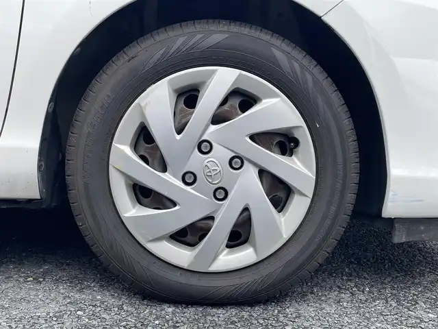 トヨタ アクア S 岐阜県 2014(平26)年 8.3万km ライムホワイトパールクリスタルシャイン (株)IDOMが運営する【じしゃロン多治見店】の自社ローン専用車両になります。こちらは現金またはオートローンご利用時の価格です。自社ローンご希望の方は別途その旨お申付け下さい。/社外７インチナビ/　（Bluetooth/DVD/フルセグ）/バックカメラ/ETC/オートライト