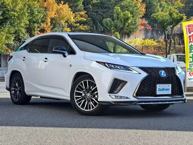 レクサス ＲＸ 450h Fスポーツ 大阪府 2020(令2)年 8.9万km ホワイトノーヴァガラスフレーク /禁煙車//ワンオーナー//サンルーフ//ヘッドアップディスプレイ//ステアリングヒーター//衝突被害軽減ブレーキ//純正HDDナビ//Bluetooth/CD/DVD/USB//AppleCarPlay/AndoroidAuto//全方位カメラ/フルセグテレビ//後席モニター【SumaMoni.Aj】//アダクティブクルーズコントロール//全席パワーシート/赤革レザーシート//全席シートヒーター/前席エアシート//電動リアゲート//ドアエッジプロテクター//社外ラゲージマット//ブラインドスポットモニター//ETC2.0