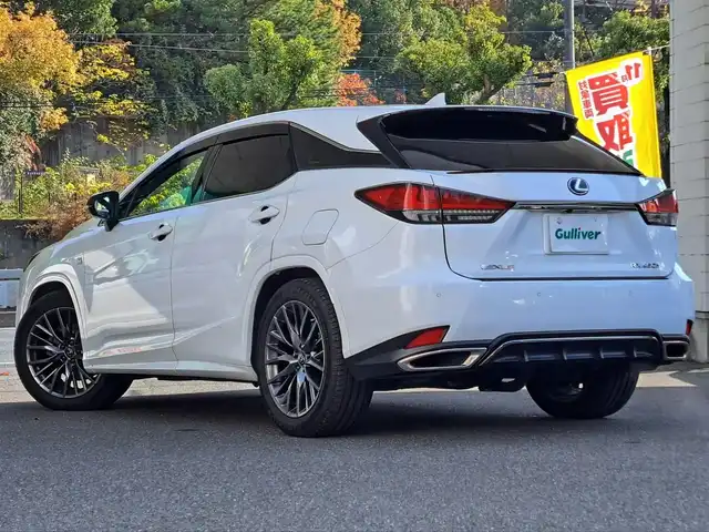 レクサス ＲＸ 450h Fスポーツ 大阪府 2020(令2)年 8.9万km ホワイトノーヴァガラスフレーク /禁煙車//ワンオーナー//サンルーフ//ヘッドアップディスプレイ//ステアリングヒーター//衝突被害軽減ブレーキ//純正HDDナビ//Bluetooth/CD/DVD/USB//AppleCarPlay/AndoroidAuto//全方位カメラ/フルセグテレビ//後席モニター【SumaMoni.Aj】//アダクティブクルーズコントロール//全席パワーシート/赤革レザーシート//全席シートヒーター/前席エアシート//電動リアゲート//ドアエッジプロテクター//社外ラゲージマット//ブラインドスポットモニター//ETC2.0