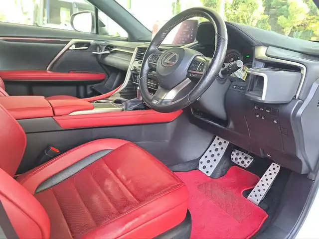 レクサス ＲＸ 450h Fスポーツ 大阪府 2020(令2)年 8.9万km ホワイトノーヴァガラスフレーク /禁煙車//ワンオーナー//サンルーフ//ヘッドアップディスプレイ//ステアリングヒーター//衝突被害軽減ブレーキ//純正HDDナビ//Bluetooth/CD/DVD/USB//AppleCarPlay/AndoroidAuto//全方位カメラ/フルセグテレビ//後席モニター【SumaMoni.Aj】//アダクティブクルーズコントロール//全席パワーシート/赤革レザーシート//全席シートヒーター/前席エアシート//電動リアゲート//ドアエッジプロテクター//社外ラゲージマット//ブラインドスポットモニター//ETC2.0