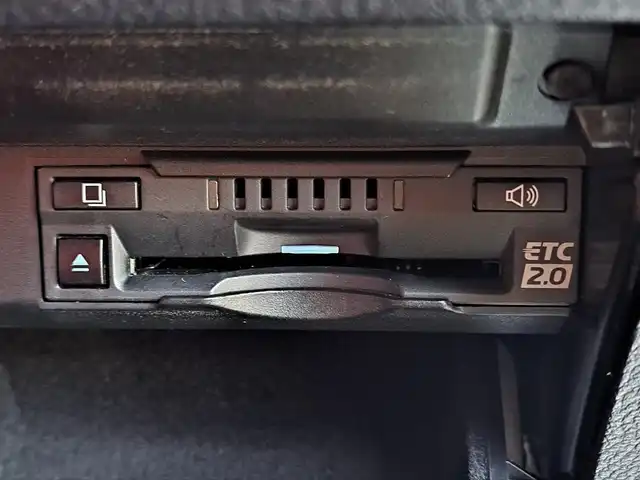 レクサス ＲＸ 450h Fスポーツ 大阪府 2020(令2)年 8.9万km ホワイトノーヴァガラスフレーク /禁煙車//ワンオーナー//サンルーフ//ヘッドアップディスプレイ//ステアリングヒーター//衝突被害軽減ブレーキ//純正HDDナビ//Bluetooth/CD/DVD/USB//AppleCarPlay/AndoroidAuto//全方位カメラ/フルセグテレビ//後席モニター【SumaMoni.Aj】//アダクティブクルーズコントロール//全席パワーシート/赤革レザーシート//全席シートヒーター/前席エアシート//電動リアゲート//ドアエッジプロテクター//社外ラゲージマット//ブラインドスポットモニター//ETC2.0