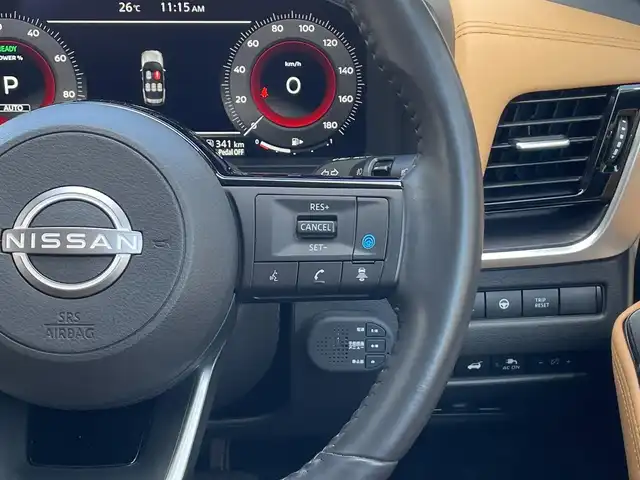 日産 エクストレイル G e－4ORCE 滋賀県 2024(令6)年 2.4万km ブリリアントホワイトパール/スーパーブラック 2トーン サンルーフ/BOSEサウンド/冬タイヤ積込/純正12.3インチディスプレイオーディオ/（AM/FM/フルセグ/Bluetooth/USB）/ビルトインETC2.0/アラウンドビューモニター/バックカメラ/踏み間違い防止アシスト/ブレーキアシスト/プリクラッシュブレーキアシスト/ヒルスタート（坂道発進）アシスト/前方衝突防止支援システム/後側方衝突防止支援システム/TCS（トラクションコントロールシステム）/VDC（ビークルダイナミクスコントロール）/レーンキープアシスト/車間自動制御システム	/ASCD（オートスピードコントロール装置）/ABS（アンチロックブレーキシステム）/インテリジェントパーキングアシスト/バックビューモニター/サイドブラインドモニター/コーナー・バックセンサー（ソナー）/標識検知機能/運転席・助手席シートヒーター/電動格納ミラー/電子パーキング/ブレーキホールド/ステアリングスイッチ/ステアリングヒーター/オートライト/LEDヘッドライト/フロントフォグ/フルオートエアコン/USB端子/プッシュスタート/スマートキー/純正フロアマット